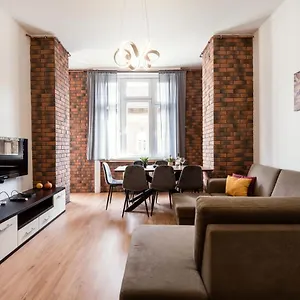  Апартаменты Jacuzzi And Privacy With 2 Balconies And Free Garage