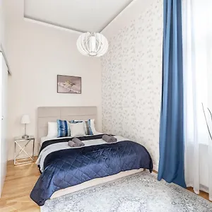 Luxury Quentin 3 Bedrm, 2 Bathrm Budapest