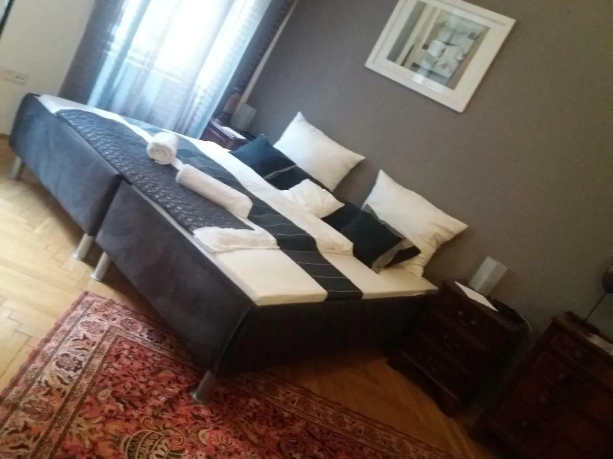 West10 Star City Center Budapeste 0*,  Hungria
